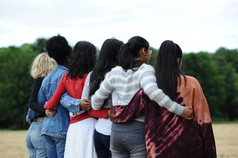Aktuelle Studie Bedürfnisse und Versorgung junger Frauen in Gewaltverhältnissen